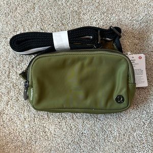 *SOLD*Everywhere Crossbody bag